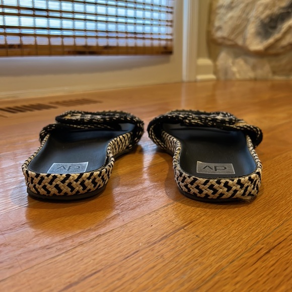 Sandals - Picture 3 of 7